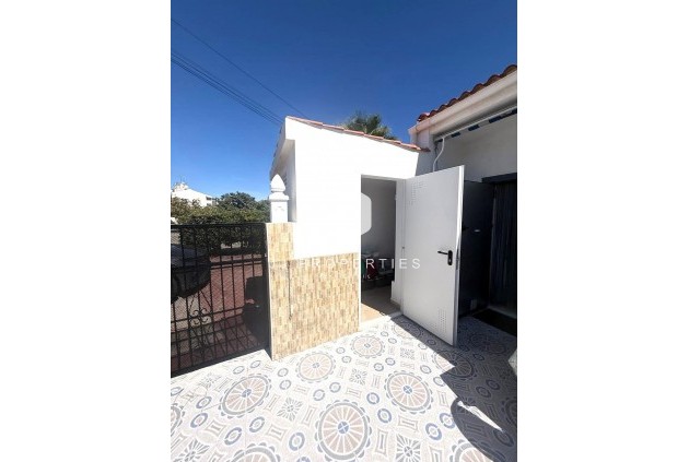 Aus zweiter Hand - Bungalow -
Torrevieja - Torretas