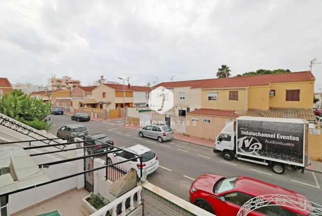 Segunda mano - Chalet -
Torrevieja - Playa de los Naufragos