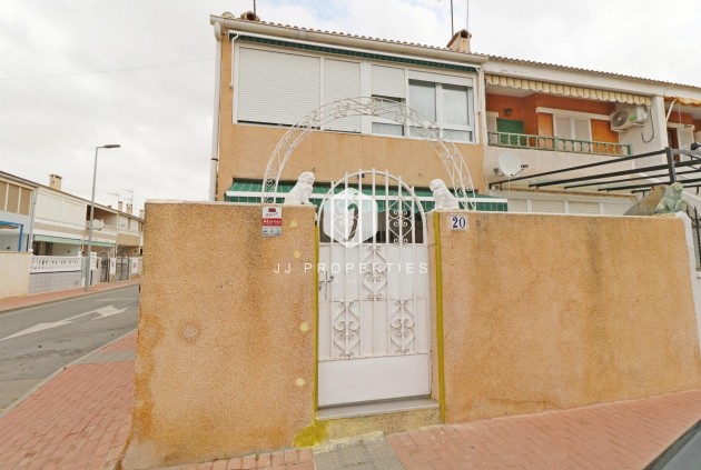 Segunda mano - Chalet -
Torrevieja - Playa de los Naufragos
