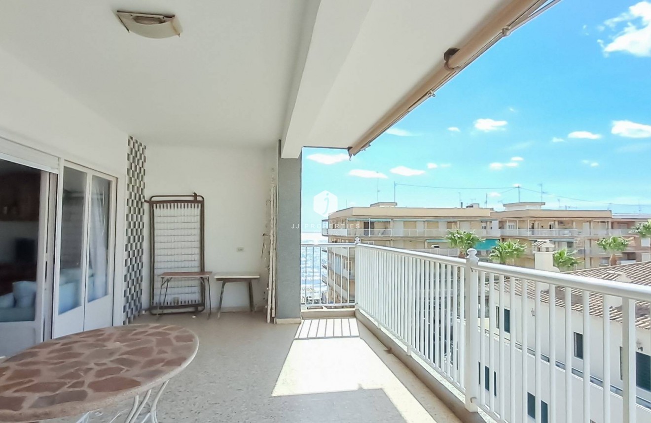 Z drugiej ręki - Daszek -
Torrevieja - Playa de los Naufragos
