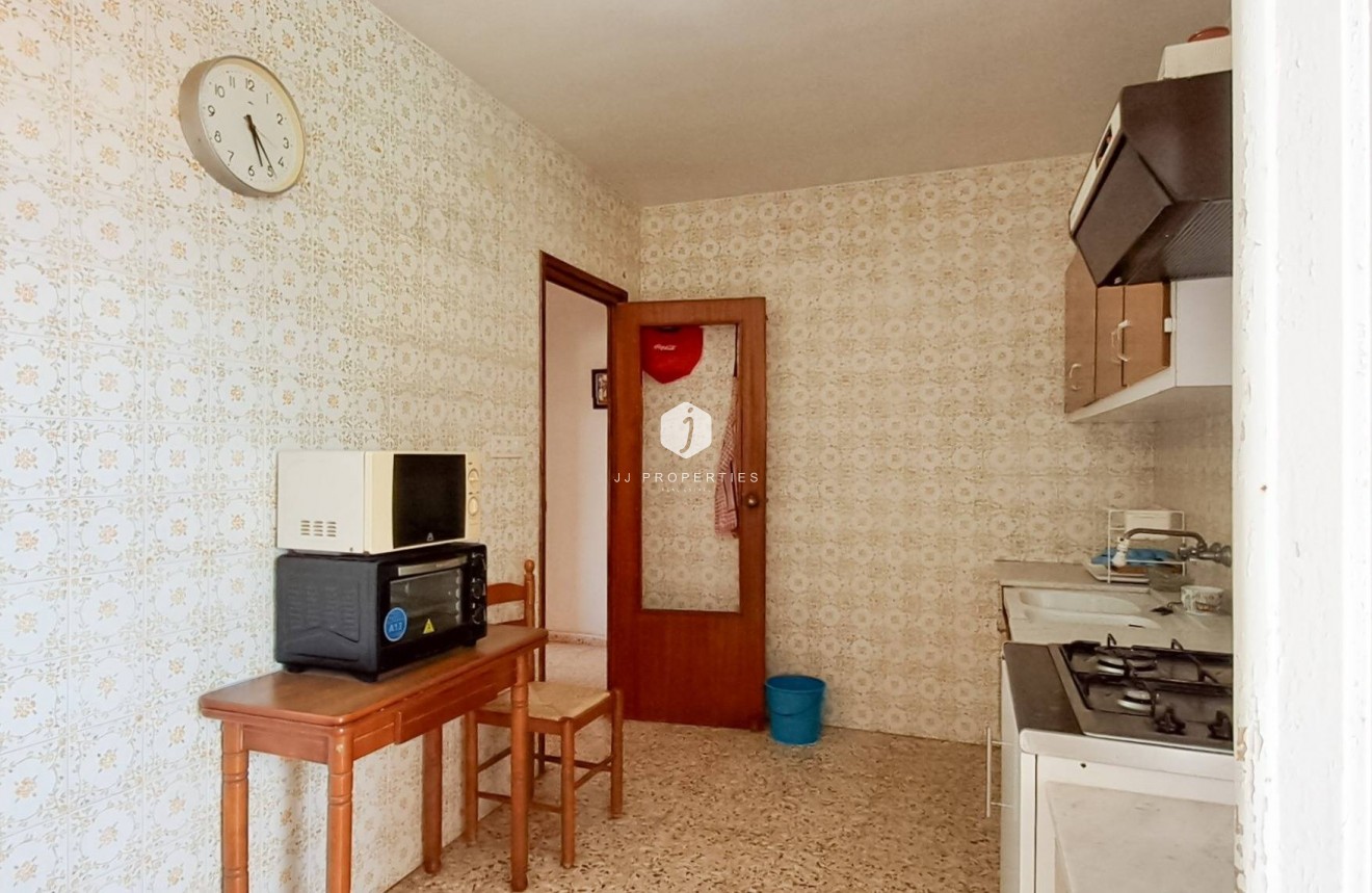 Z drugiej ręki - Daszek -
Torrevieja - Playa de los Naufragos