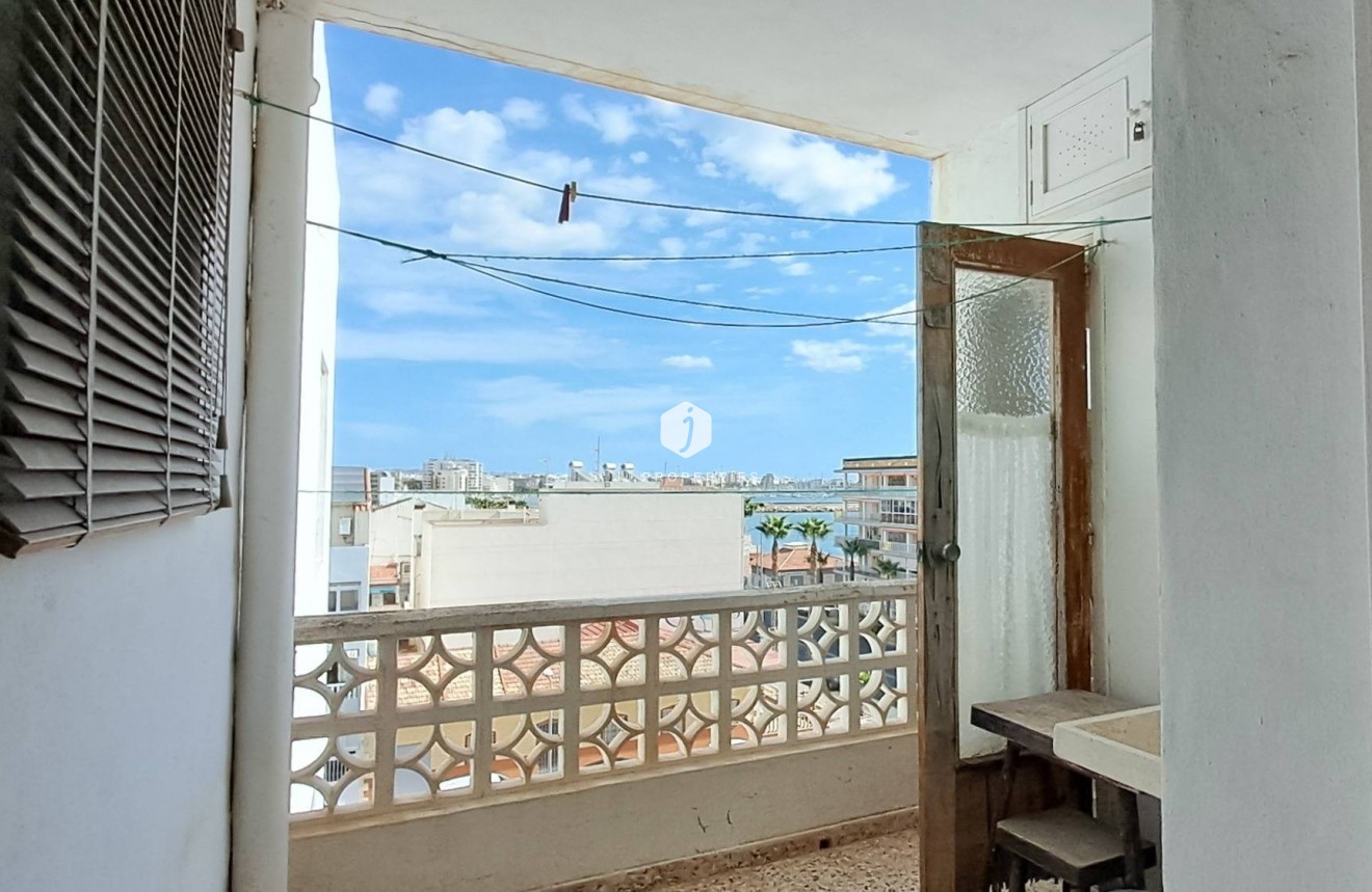 Z drugiej ręki - Daszek -
Torrevieja - Playa de los Naufragos