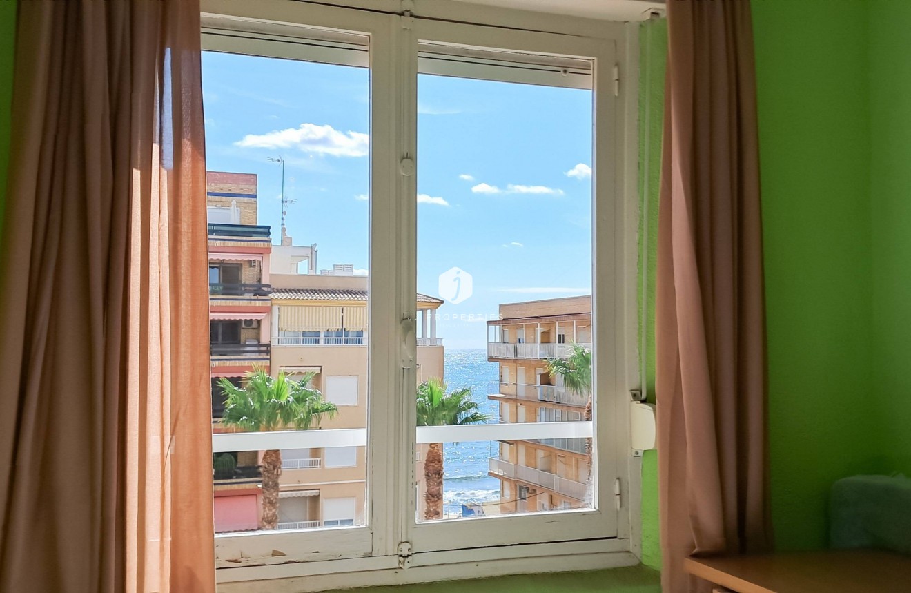 Z drugiej ręki - Daszek -
Torrevieja - Playa de los Naufragos