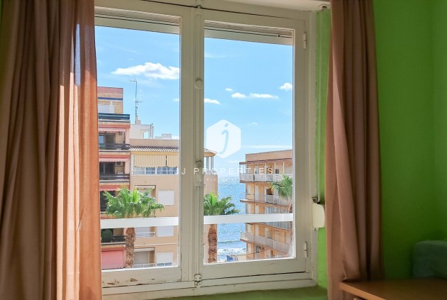 Z drugiej ręki - Daszek -
Torrevieja - Playa de los Naufragos
