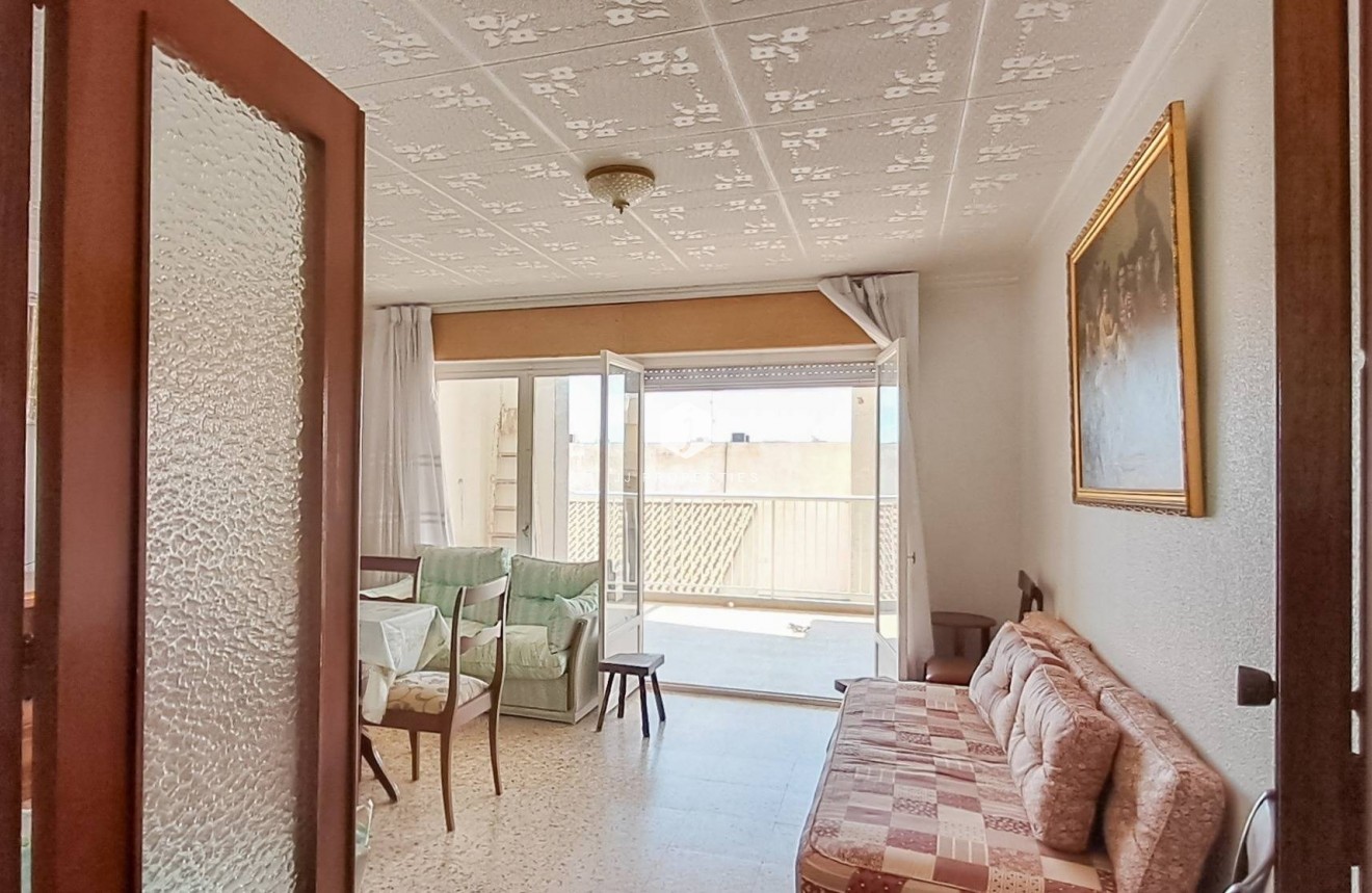 Z drugiej ręki - Daszek -
Torrevieja - Playa de los Naufragos