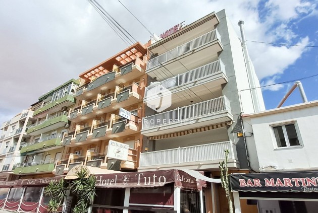 Z drugiej ręki - Daszek -
Torrevieja - Playa de los Naufragos