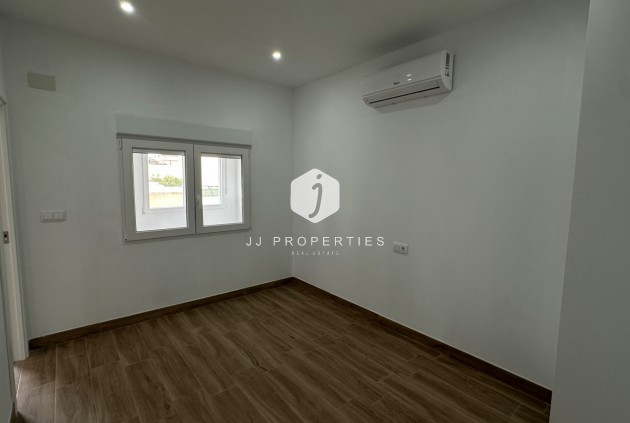 Tweedehands - Appartement / flat -
Torrevieja - Costa Blanca