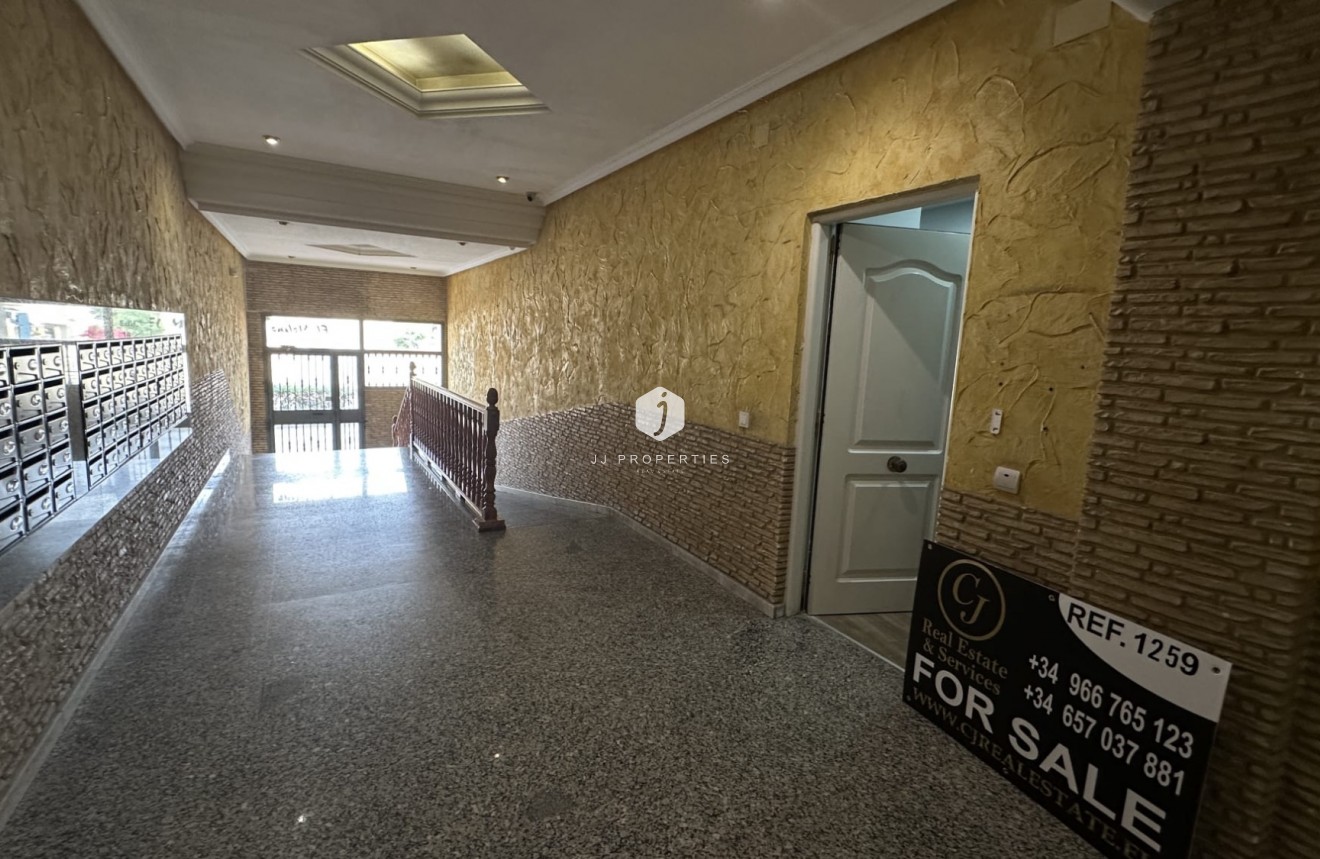 Tweedehands - Appartement / flat -
Torrevieja - Costa Blanca