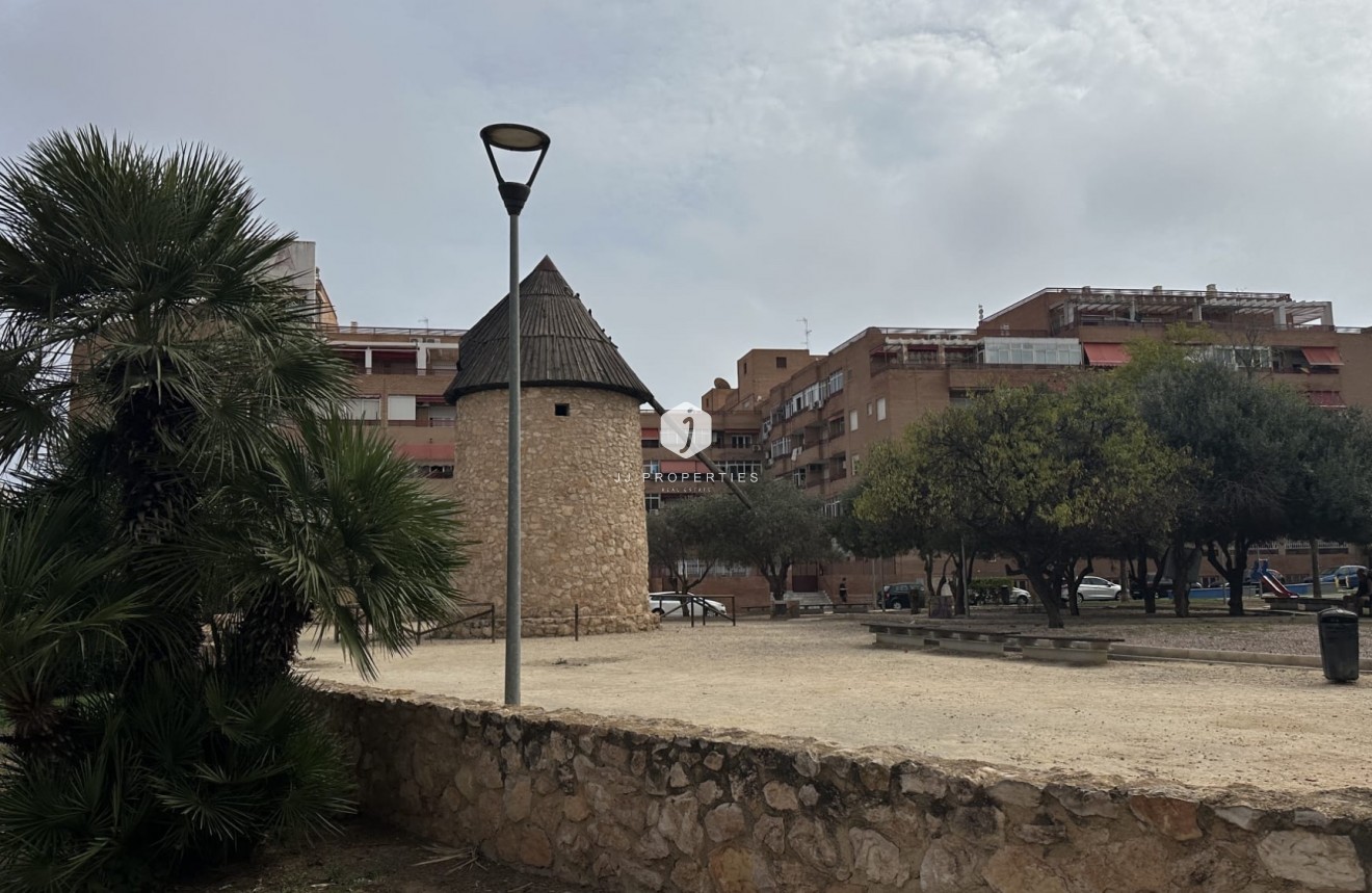 Tweedehands - Appartement / flat -
Torrevieja - Costa Blanca