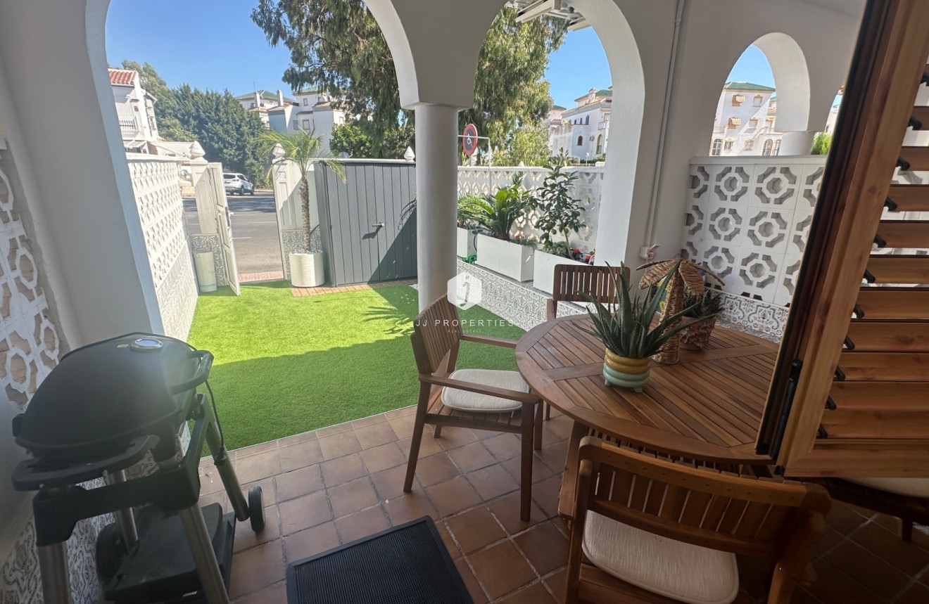 Resale - Chalet -
La Mata - Costa Blanca