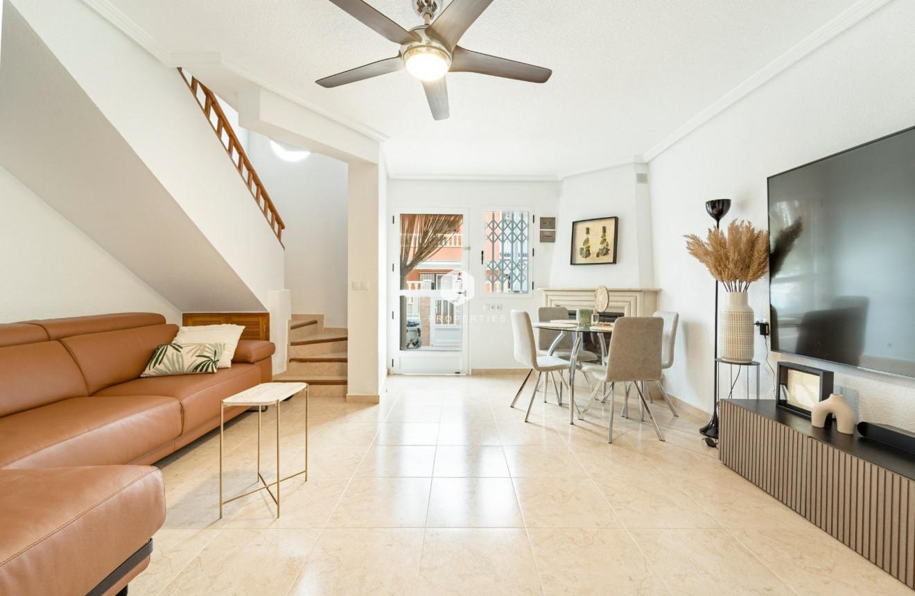 Resale - Duplex -
Torrevieja - Playa de los Naufragos