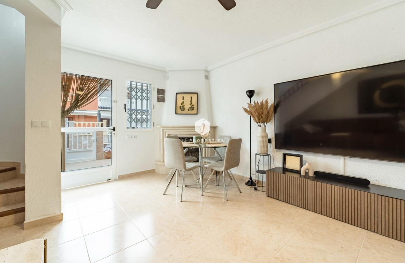 Resale - Duplex -
Torrevieja - Playa de los Naufragos
