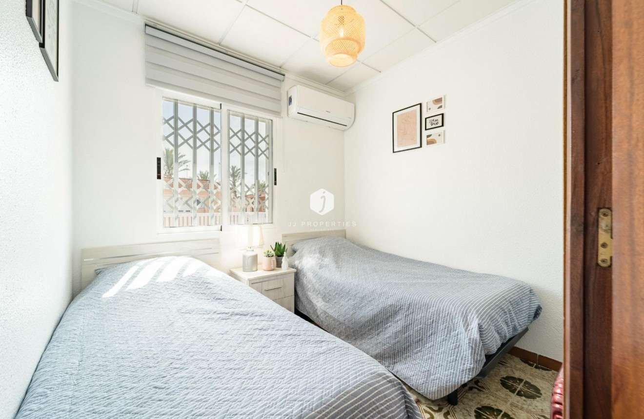 Resale - Duplex -
Torrevieja - Playa de los Naufragos