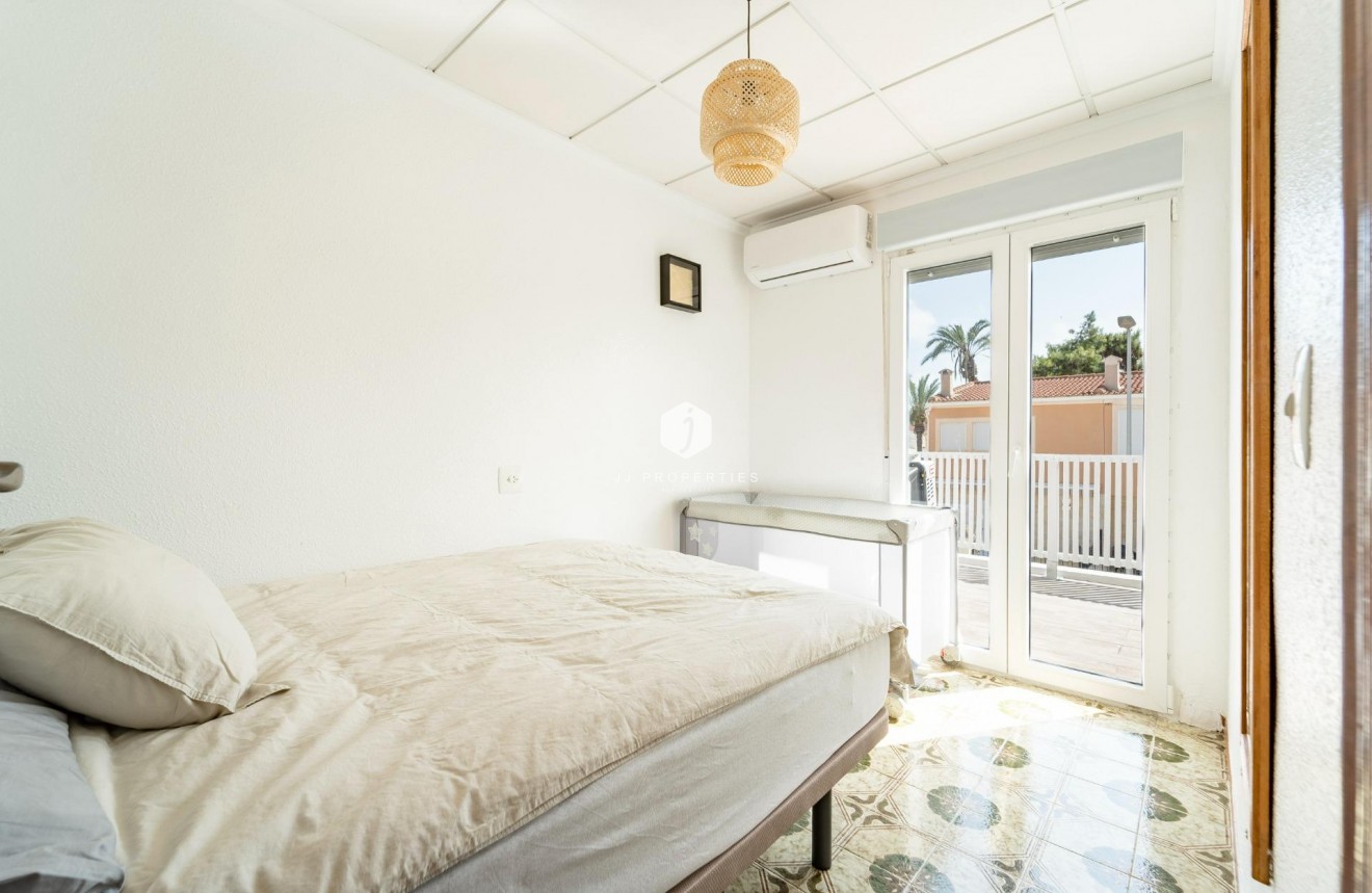 Resale - Duplex -
Torrevieja - Playa de los Naufragos