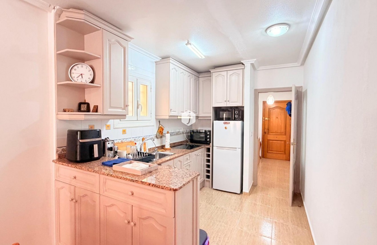 D'occasion - Appartement -
Torrevieja - Centro - Muelle Pesquero