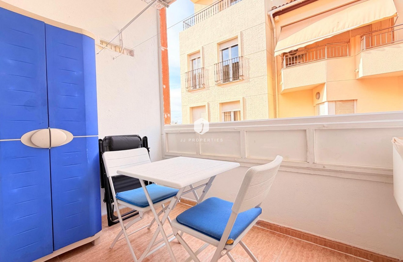 D'occasion - Appartement -
Torrevieja - Centro - Muelle Pesquero