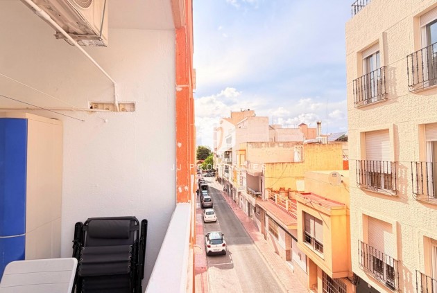 D'occasion - Appartement -
Torrevieja - Centro - Muelle Pesquero