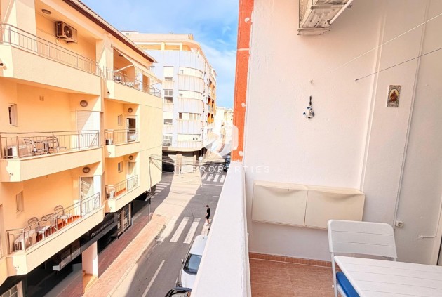 D'occasion - Appartement -
Torrevieja - Centro - Muelle Pesquero