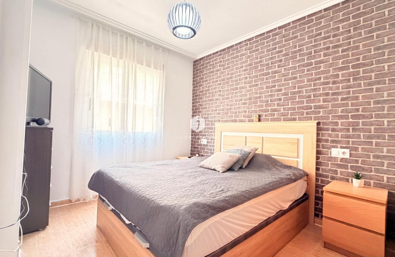 D'occasion - Appartement -
Torrevieja - Centro - Muelle Pesquero
