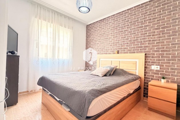 D'occasion - Appartement -
Torrevieja - Centro - Muelle Pesquero