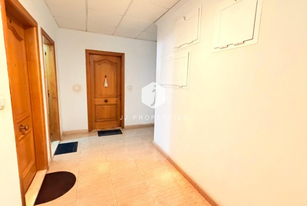 D'occasion - Appartement -
Torrevieja - Centro - Muelle Pesquero