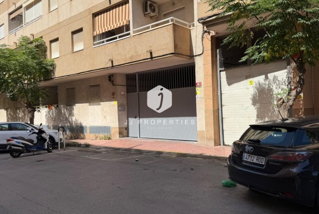 D'occasion - Appartement -
Torrevieja - Centro - Muelle Pesquero