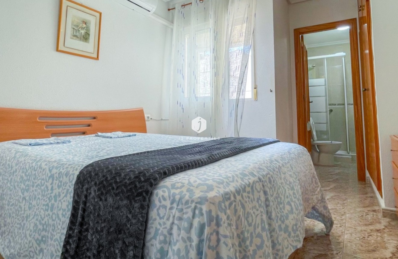Tweedehands - Appartement / flat -
Torrevieja - Costa Blanca