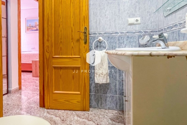 Tweedehands - Appartement / flat -
Torrevieja - Costa Blanca