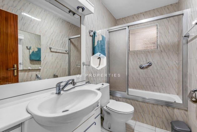 Tweedehands - Bungalow -
Torrevieja - Centro