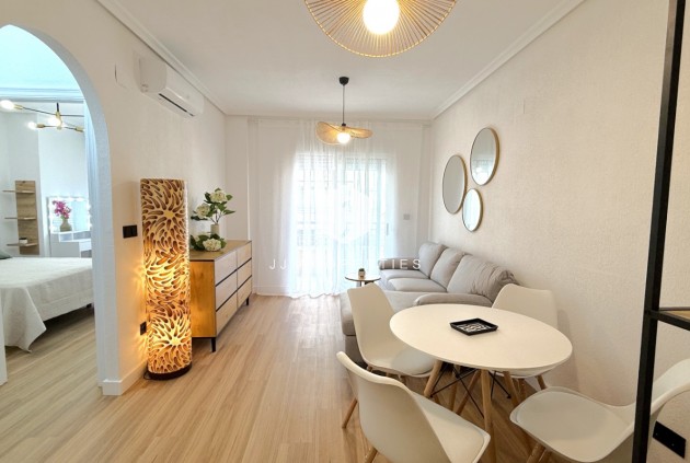 Segunda mano - Apartamento / piso -
Torrevieja - Costa Blanca