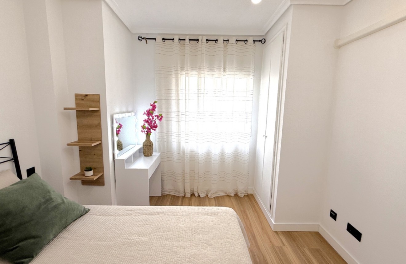 Segunda mano - Apartamento / piso -
Torrevieja - Costa Blanca