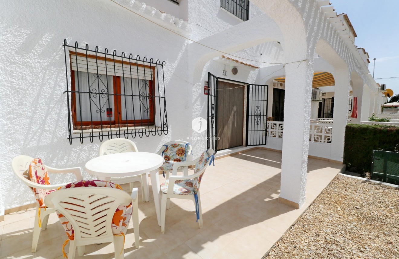 Segunda mano - Bungalow -
Torrevieja - El Acequión - Los Náufragos
