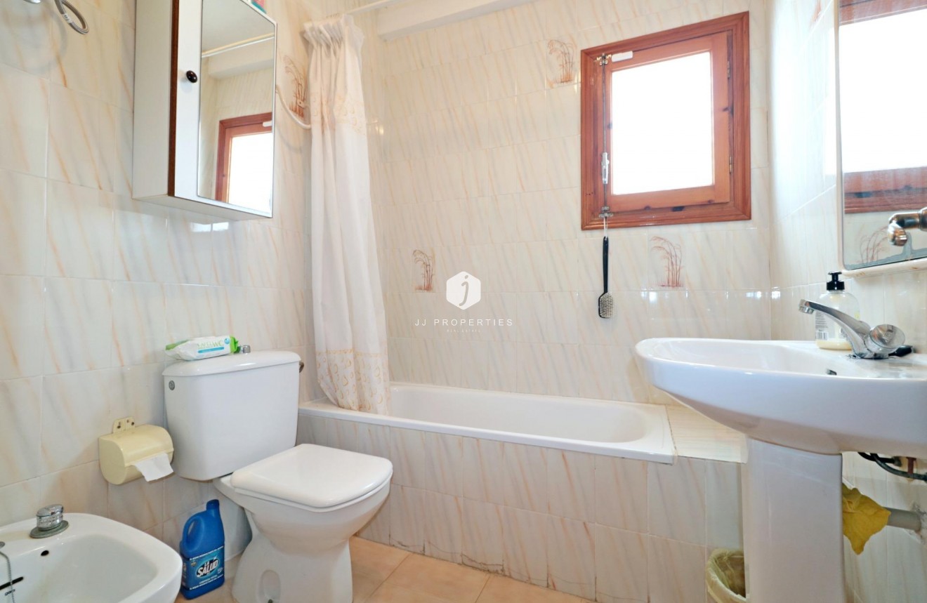 Segunda mano - Bungalow -
Torrevieja - El Acequión - Los Náufragos