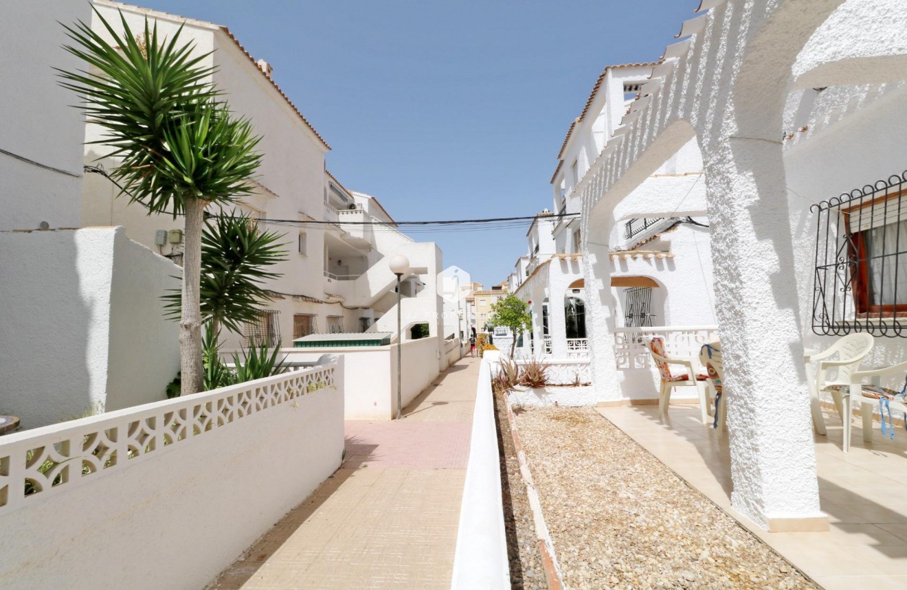 Segunda mano - Bungalow -
Torrevieja - El Acequión - Los Náufragos