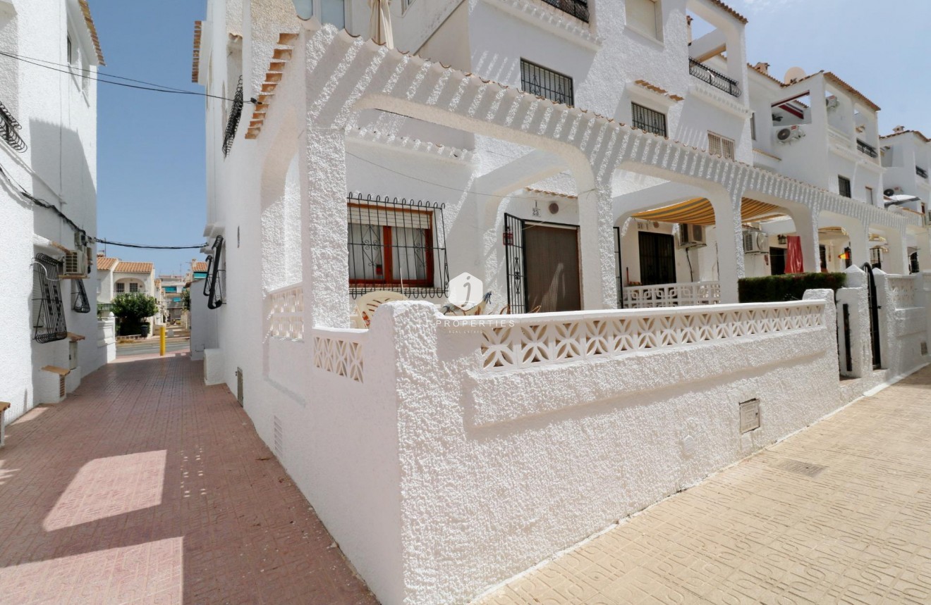 Segunda mano - Bungalow -
Torrevieja - El Acequión - Los Náufragos