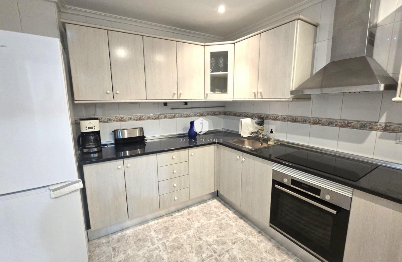 D'occasion - Appartement -
Torrevieja - Las Piscinas Naturales