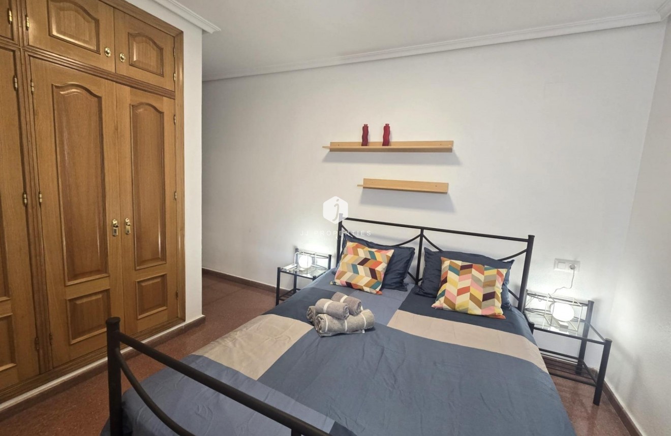 D'occasion - Appartement -
Torrevieja - Las Piscinas Naturales