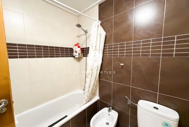 Z drugiej ręki - Mieszkanie w bloku -
Torrevieja - Costa Blanca