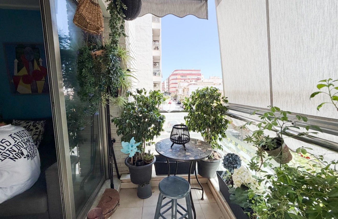 Z drugiej ręki - Mieszkanie w bloku -
Torrevieja - Costa Blanca