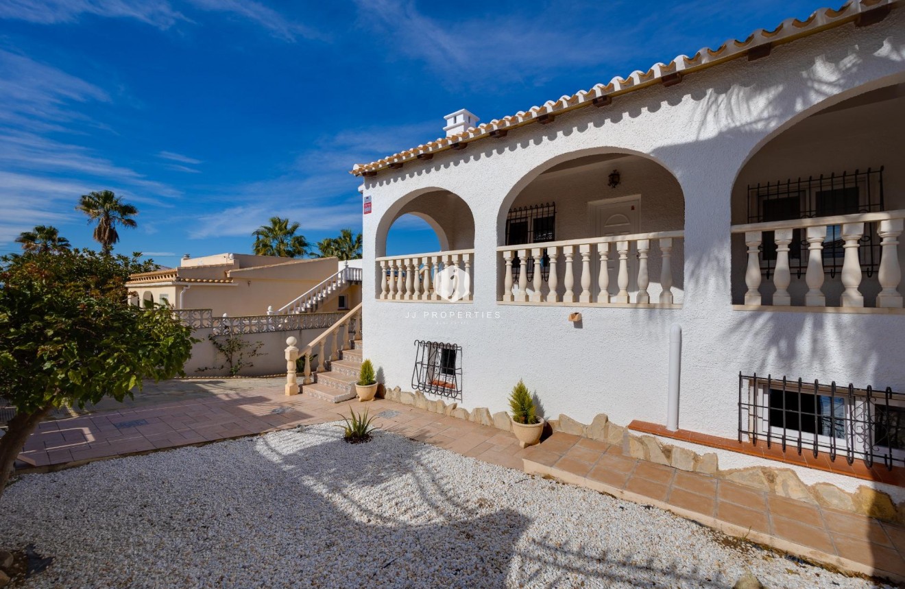 Resale - Villa -
Torrevieja - La Siesta - El Salado - Torreta