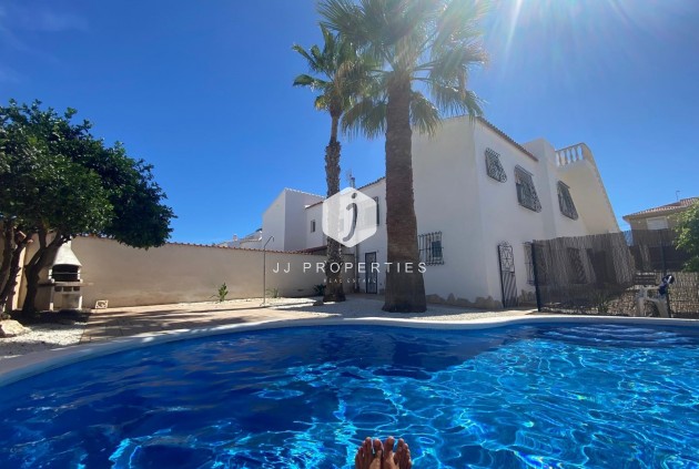 Resale - Villa -
Torrevieja - La Siesta - El Salado - Torreta