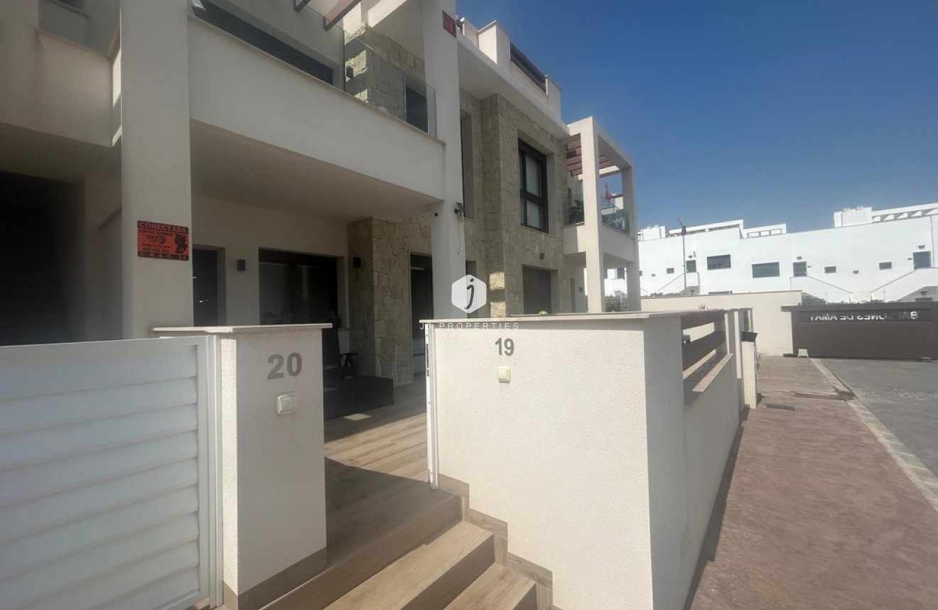 Aus zweiter Hand - Wohnung -
Los Balcones - AMAY Urbanisation