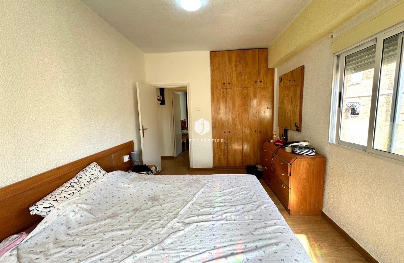 Resale - Apartment / flat -
Torrevieja - Estacion de autobuses