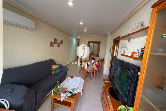 Aus zweiter Hand - Wohnung -
Torrevieja - Estacion de autobuses