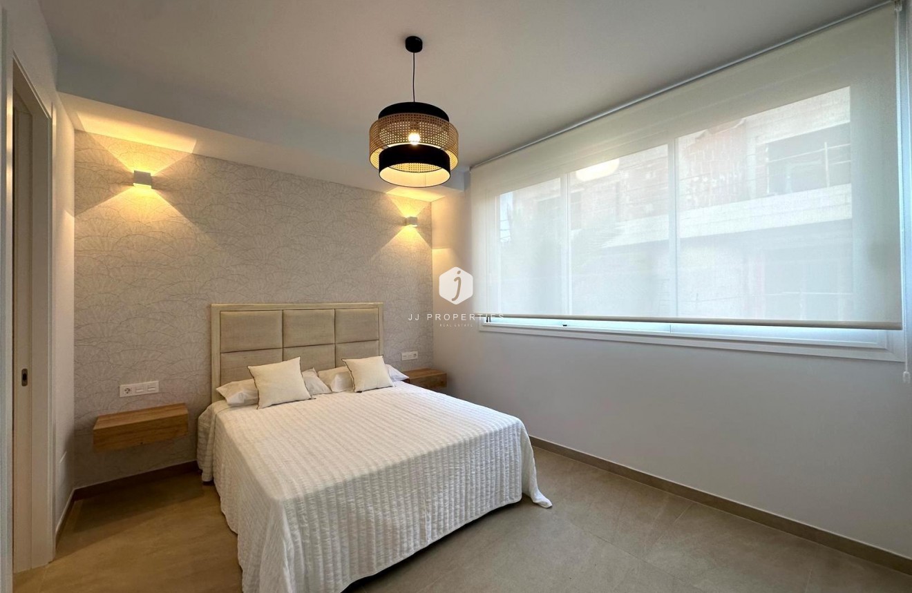 Resale - Apartment / flat -
Torrevieja - Playa del Cura