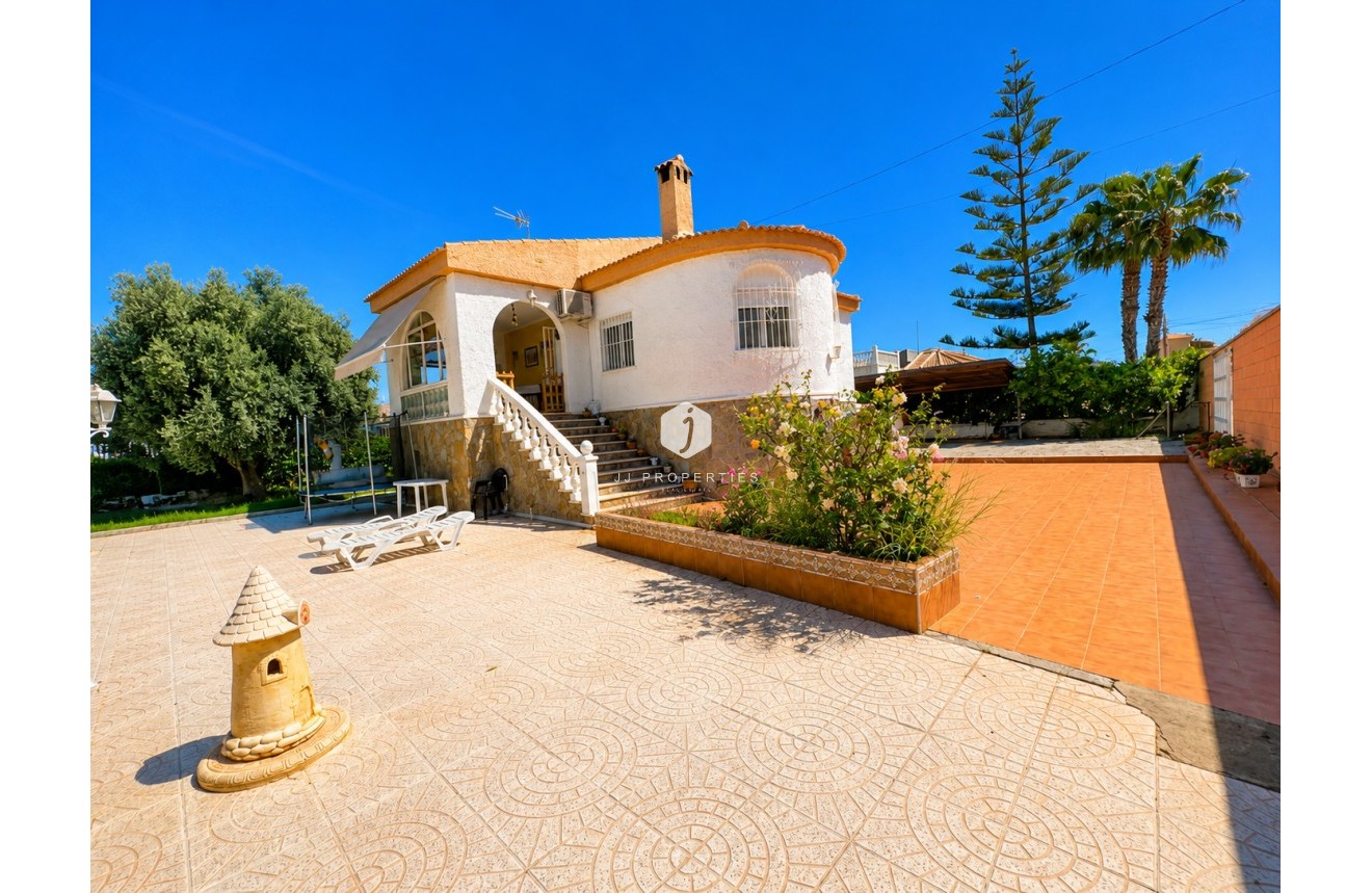 Segunda mano - Villa -
Torrevieja - Costa Blanca