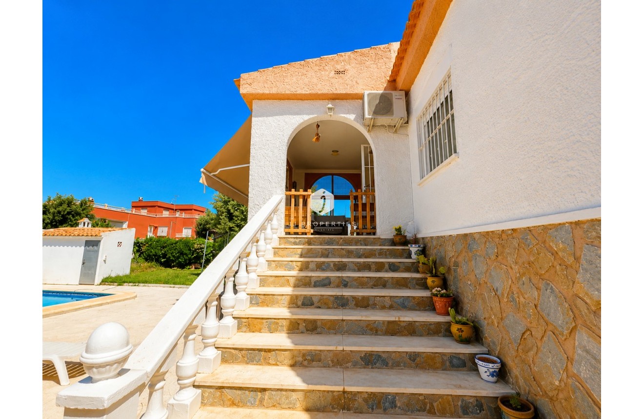 Segunda mano - Villa -
Torrevieja - Costa Blanca