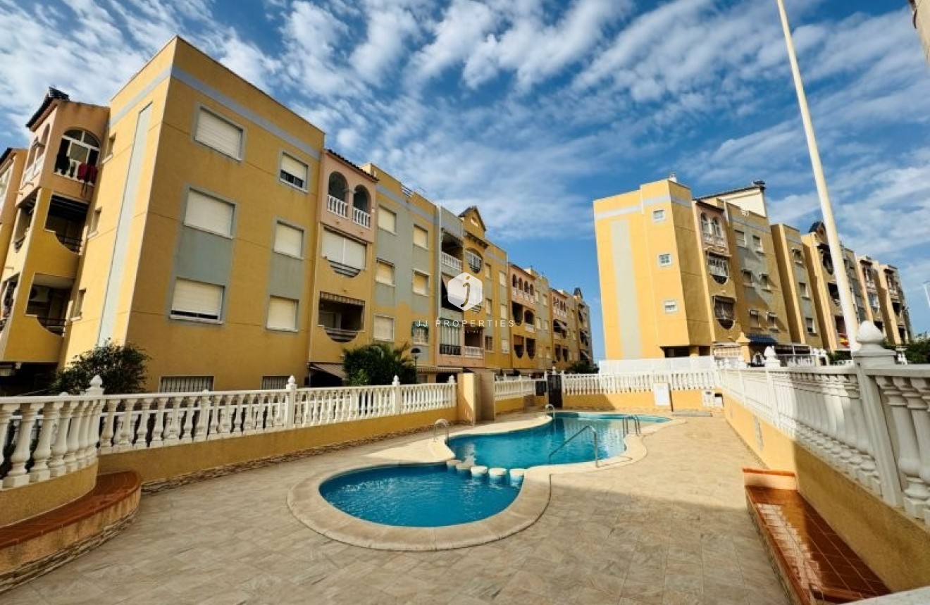 Aus zweiter Hand - Wohnung -
La Mata - Costa Blanca