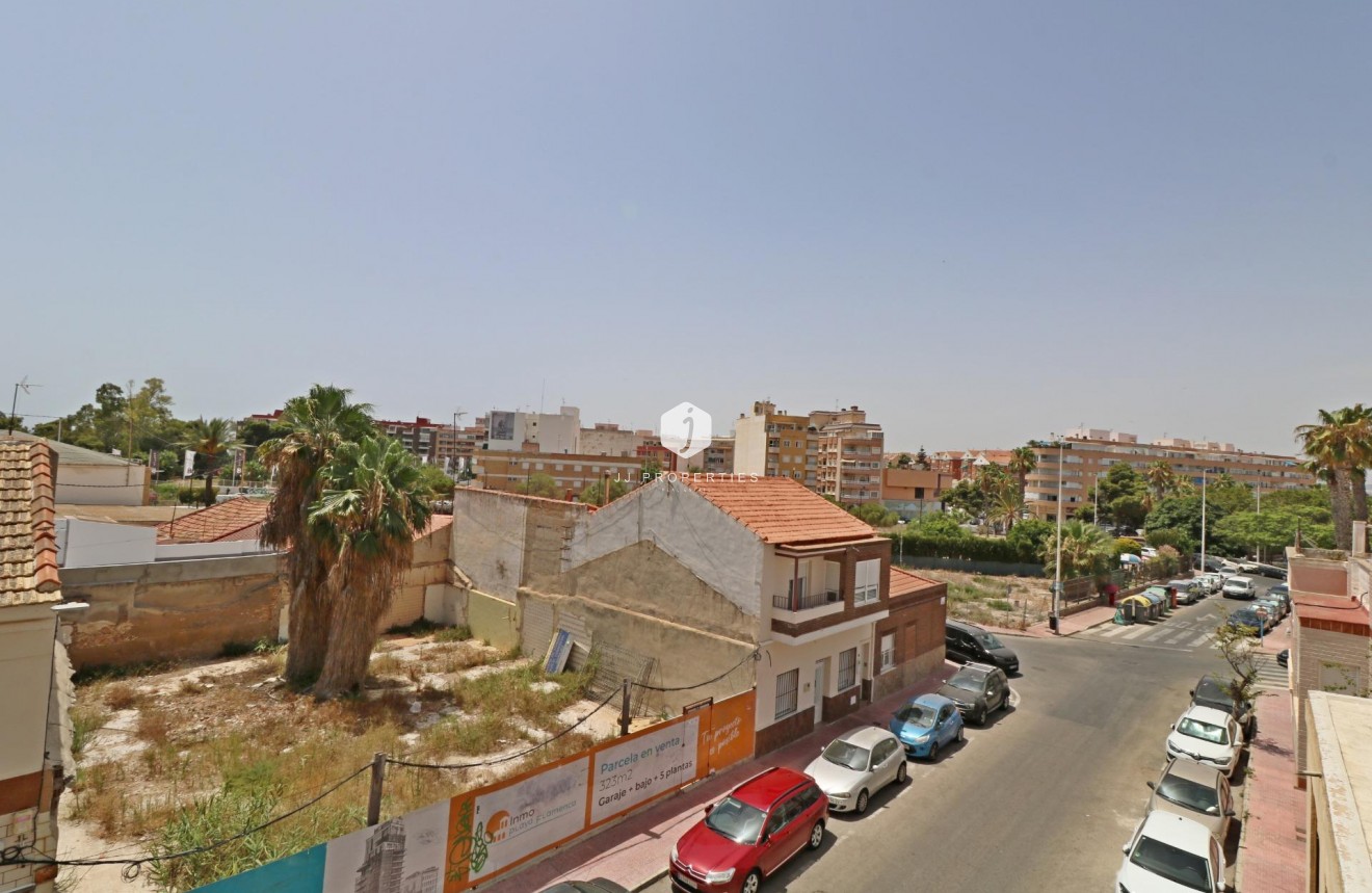 Z drugiej ręki - Mieszkanie w bloku -
Torrevieja - Acequion