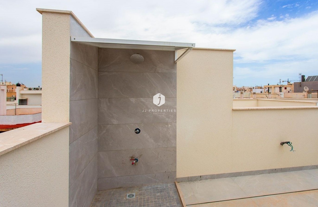 D'occasion - Appartement -
Torrevieja - Playa del Cura